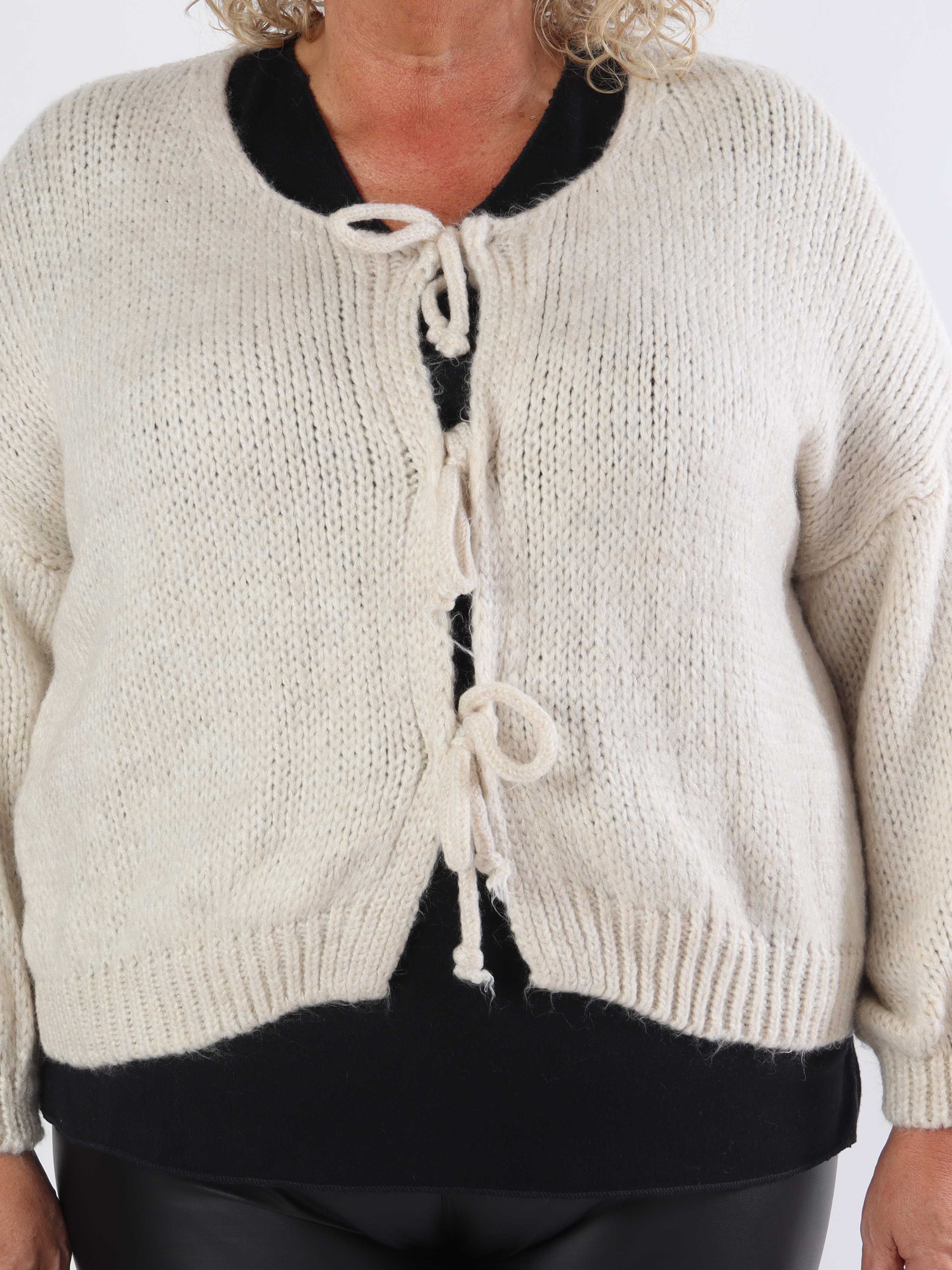 Kimberly - Sød plus size strikcardigan med sløjfer